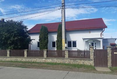 Casa în Frătăuții Vechi, Suceava, 121 mp, construită 1994, renovată 2016