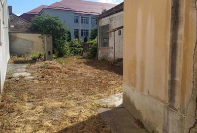 Casă cu 4 camere în Central - 2