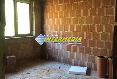 Casă individuală cu 5 camere cu Canalizare în Sud - 1