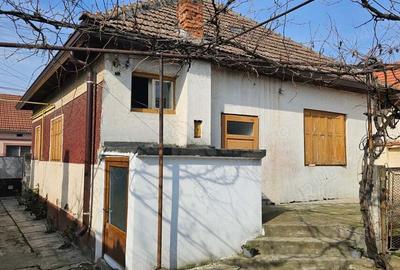 Casa par?ial renovata , zona lini?tita , negociabil, acte la zi - 1