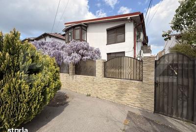 Casă cu 9 camere semidecomandat cu Teren 253 Mp în 1 Mai