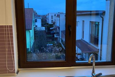Apartament cu 3 camere decomandat în Europa - 7