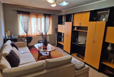 Apartament cu 2 camere decomandat în Micro IV - 4