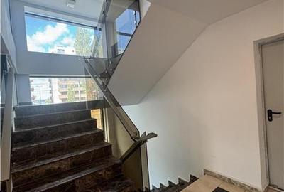 Apartament cu 3 camere decomandat, mobilat în Central - 13