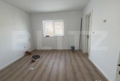 Apartament cu 4 camere semidecomandat în Central