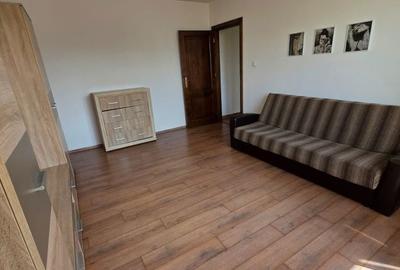 Apartament cu 2 camere decomandat în Burdea