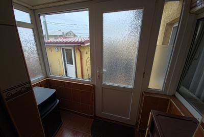 Casă individuală cu 4 camere cu Canalizare în Trocadero - 10