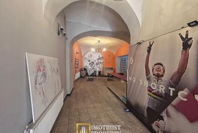 Spatiu comercial de inchiriat zona Bou Rosu - 1