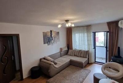 Apartament cu 3 camere semidecomandat, mobilat în Berceni