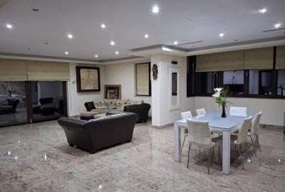 Casă individuală cu 8 camere cu Canalizare în Tineretului - 4