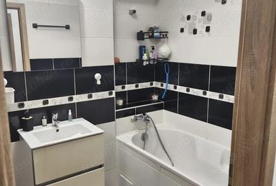 Apartament cu 2 camere decomandat în Tractorul - 4