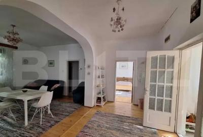 Casă cu 5 camere cu Canalizare în Central - 6