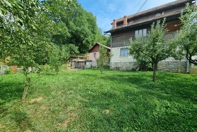 Casă în Moroeni - 2