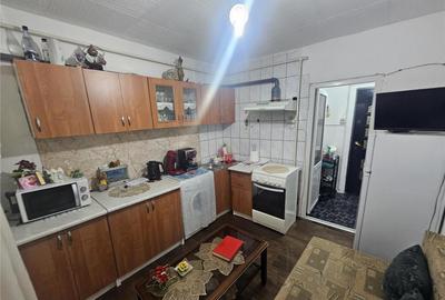 Resita, Garsoniera Mobilata Utilata, Parter, Calea Caransebe - 1