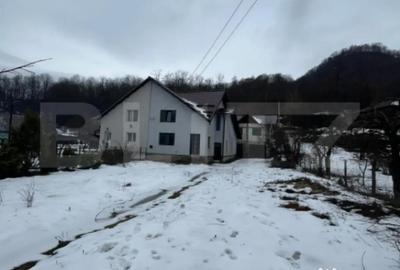 Casă cu 4 camere cu Teren 810 Mp în Central - 12