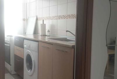 Apartament cu 2 camere semidecomandat în Costin Georgian - 3