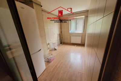 Apartament 3 camere situat in Bloc Parc pe strada Isaccei - 1