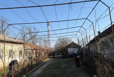Casă cu 5 camere cu Teren 1375 Mp în Orbeasca