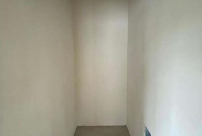 Casă cu 4 camere cu Teren 400 Mp în Luna - 15