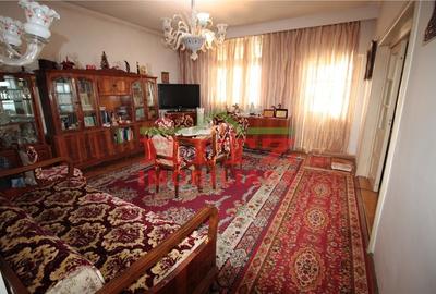 VILA  P+E+M, ideala pentru doua familii, zona Ionascu - 17