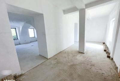 Spațiu comercial, de 300 mp, în Central - 13