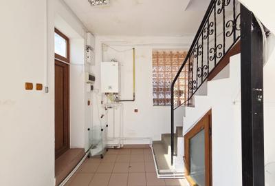 Spațiu comercial, de 55 mp, în Central - 4