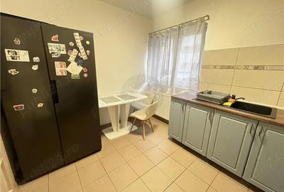 Inchiriez apartament 3 camere - 2