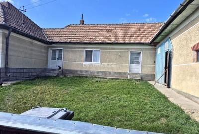 Casă cu 4 camere în Ceanu Mic - 1