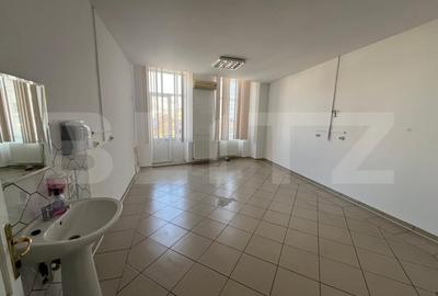 Imobil de inchiriat, 329 mp, Centru Vechi - 12 camere - 13