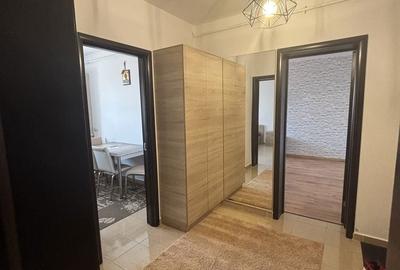 Apartament cu 2 camere decomandat în Sânpetru