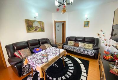 Apartament cu 3 camere semidecomandat, mobilat în 13 Septembrie - 2