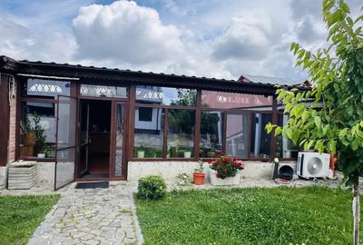 Casă cu 7 camere cu Teren 570 Mp în Roșu - 6