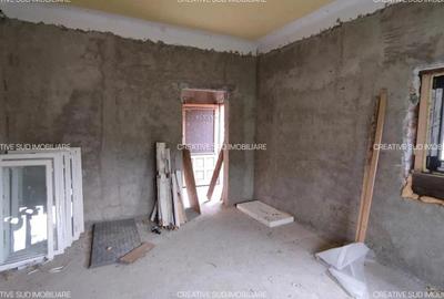 Sinaia / Peles - Vila D + P + M - 10 Camere - 260 mp utili - 700 mp teren - 9