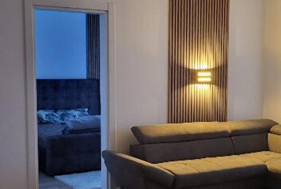 Inchiriez apartament 2 camere pe termen lung Km 5 - 3