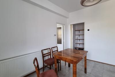 Garsonieră decomandată în Central - 2