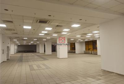 Spațiu comercial, de 2,000 mp, în Unirii