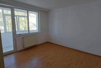 Apartament cu 3 camere decomandat în Central - 1