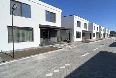 Casă cu 4 camere cu Teren 300 Mp în Frătăuții Vechi - 1