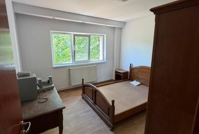 Apartament cu 3 camere decomandat, mobilat în Central - 3
