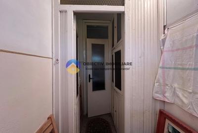 Apartament 3 camere de vanzare - Zona Centrala / 2 bai - 12
