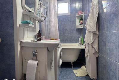 Apartament cu 3 camere în Micro 4 - 12