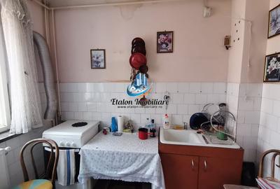 Apartament 4 camere (3decomandate+hol spatios) etaj 6 zona Maratei - 9