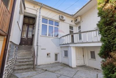 Apartament cu 4 camere semidecomandat, mobilat în Central - 16