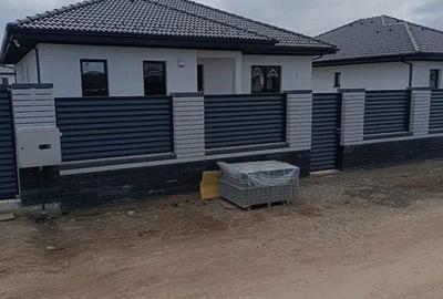 Casă cu 4 camere în Central