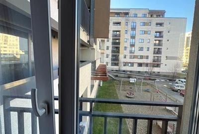 Apartament cu 2 camere semidecomandat, mobilat în Tractorul - 16