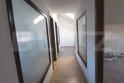Spațiu comercial, de 88 mp, în Central - 13