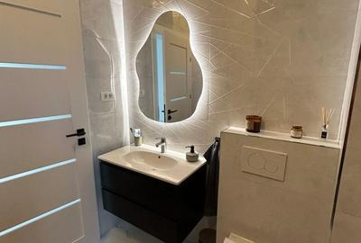 Casă cu 4 camere cu Canalizare în Central - 1