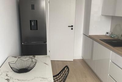 Apartament cu 3 camere decomandat, mobilat în 1 Mai - 10