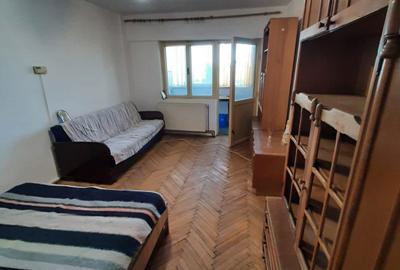 Garsonieră decomandată în Central - 2