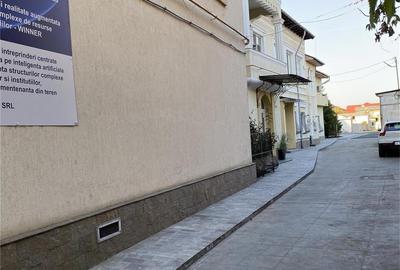 Spațiu comercial, de 25 mp, în Central - 3
